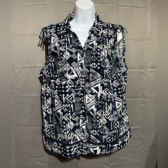 Breckenridge sleeveless blouse EUC - Picture 2 of 9